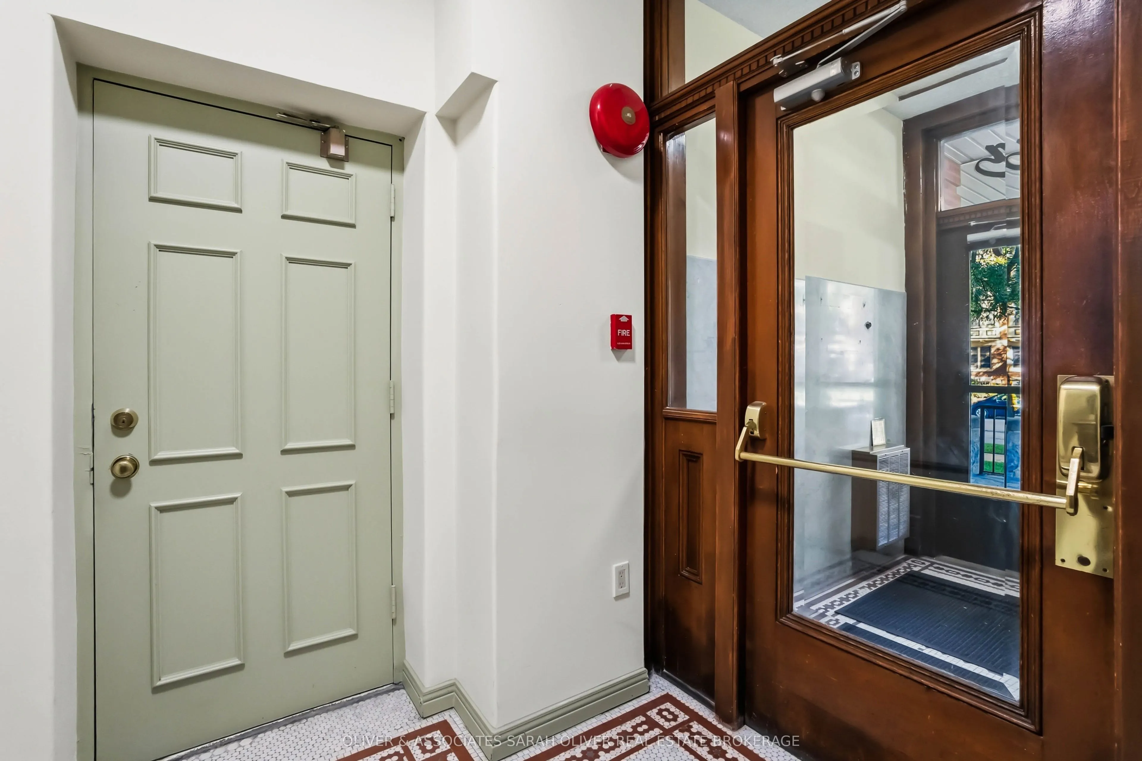 285 Queens Avenue #101