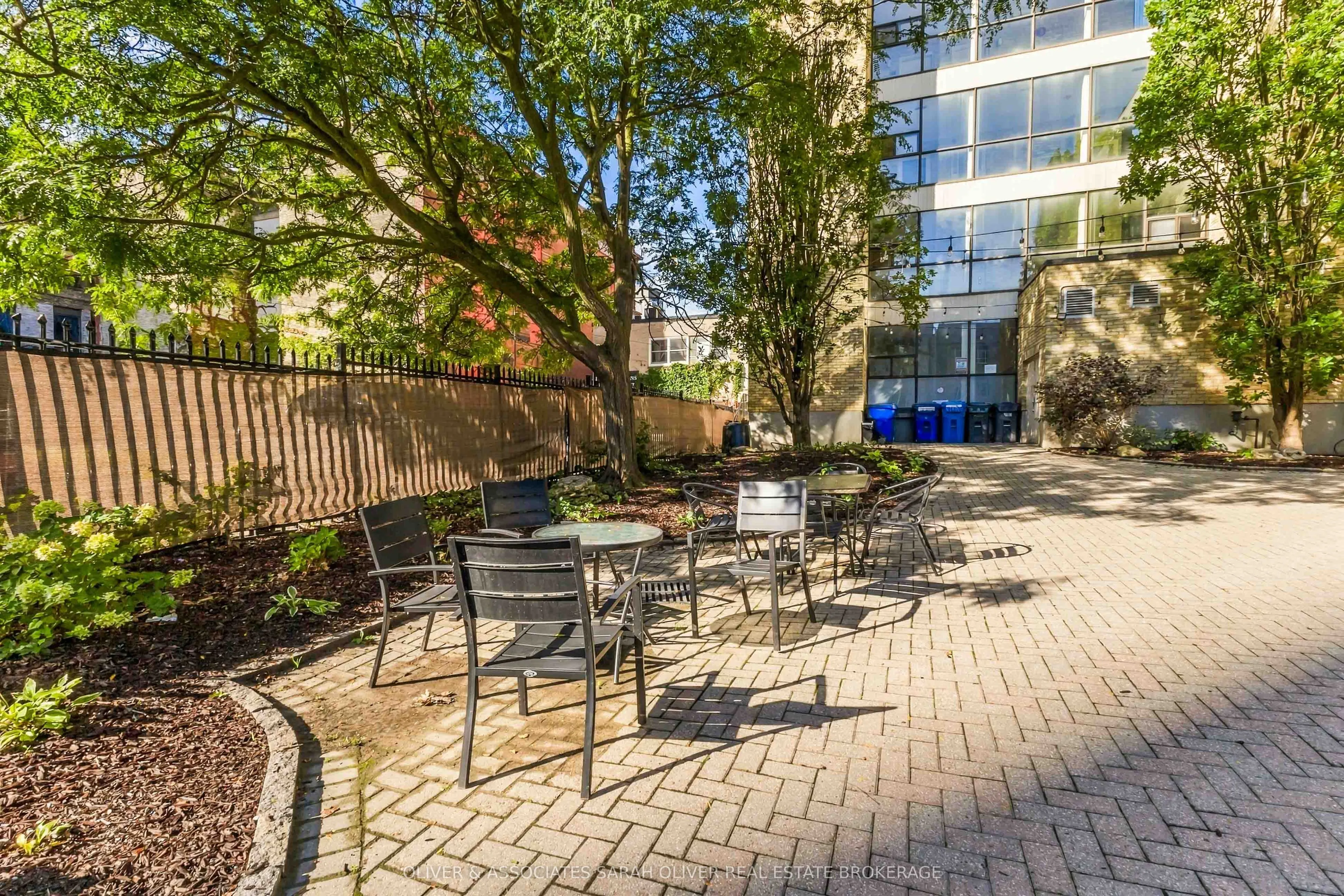 285 Queens Avenue #101