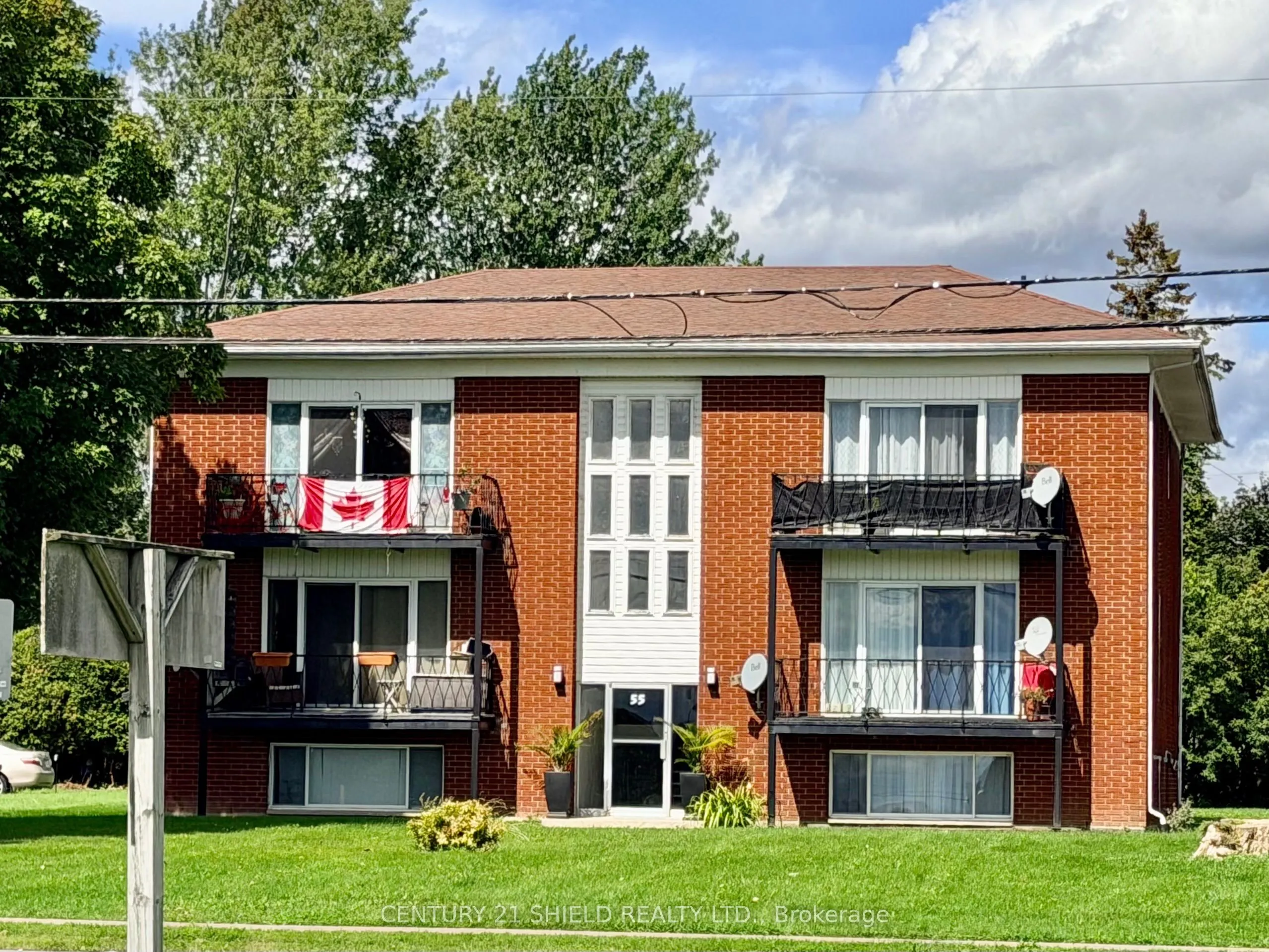 55 Simcoe St 1 - 6 Street
