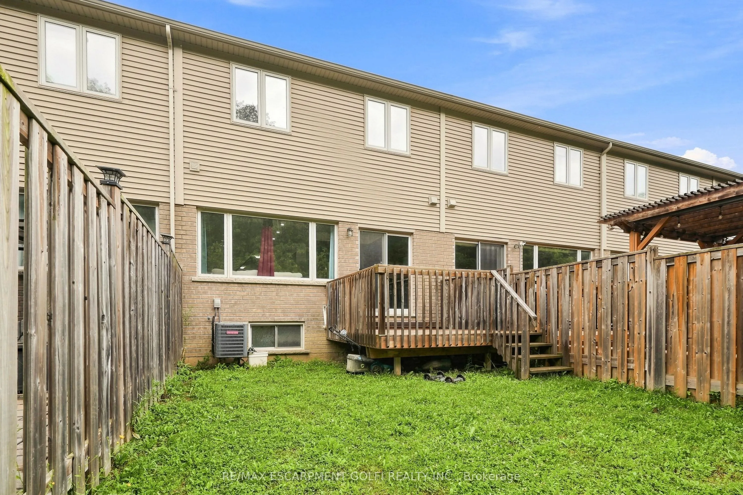 161 Kinsman Drive