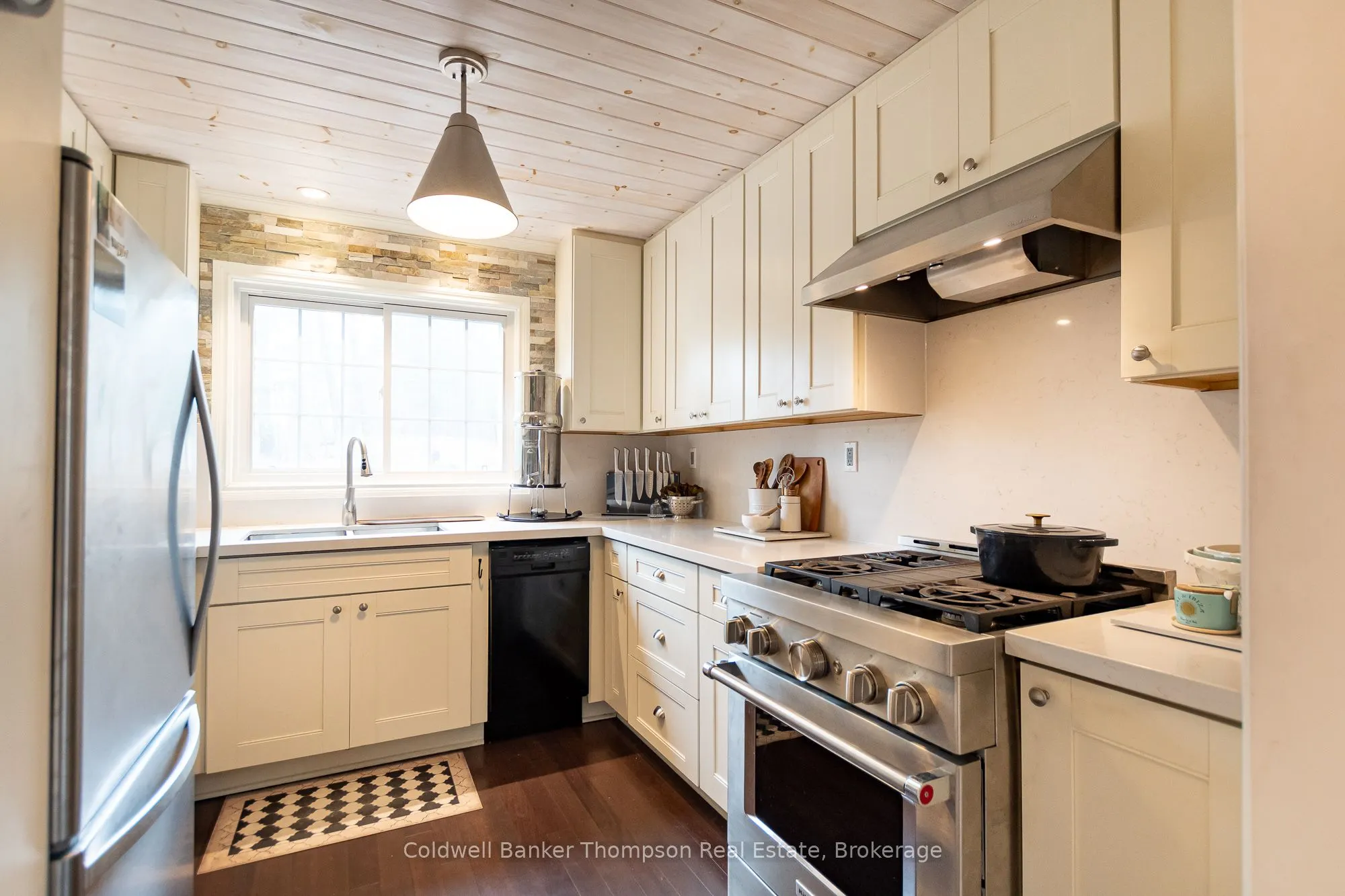 2-2802 Muskoka 118 Road W