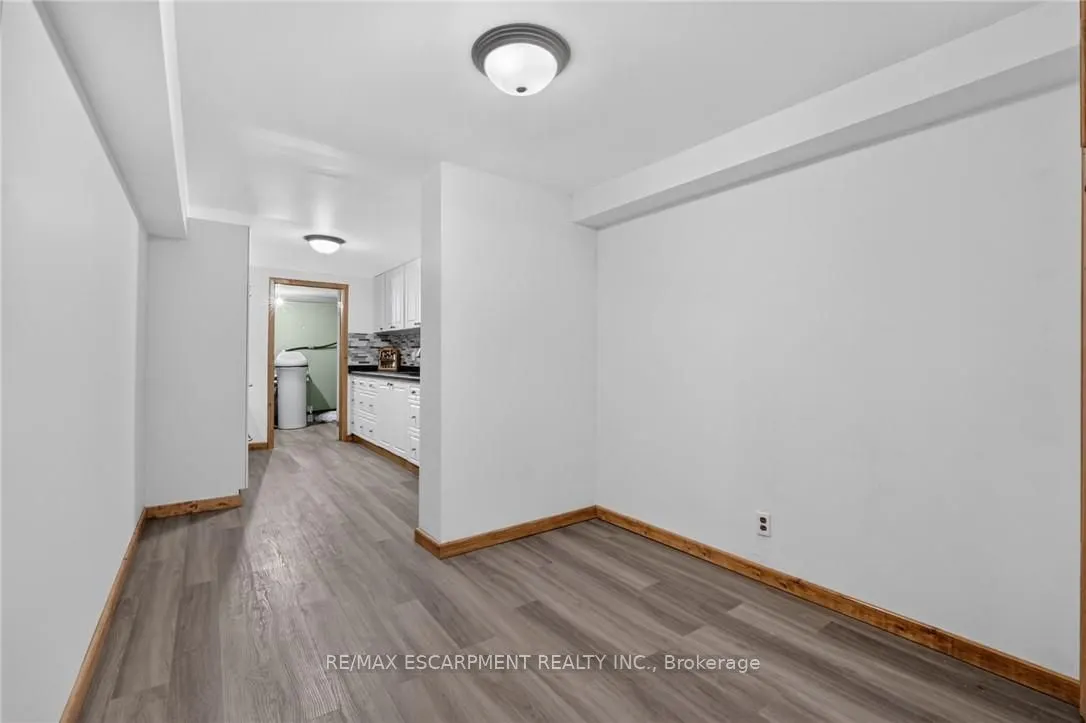 3294 South Grimsby Road 7