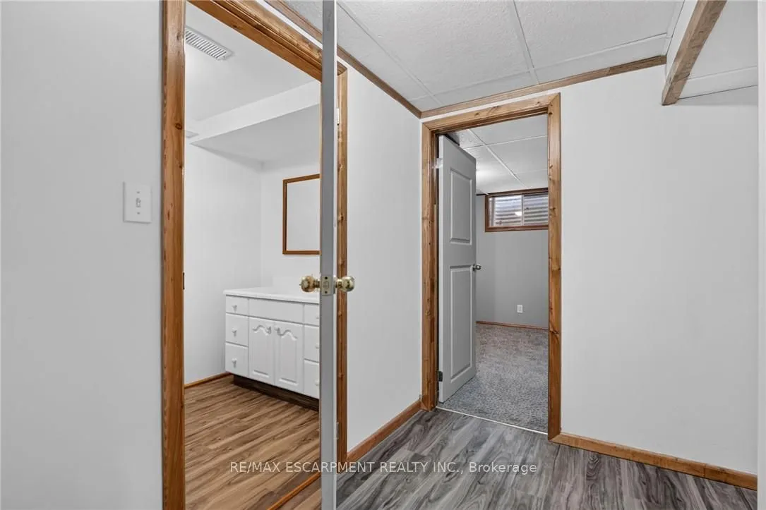 3294 South Grimsby Road 7