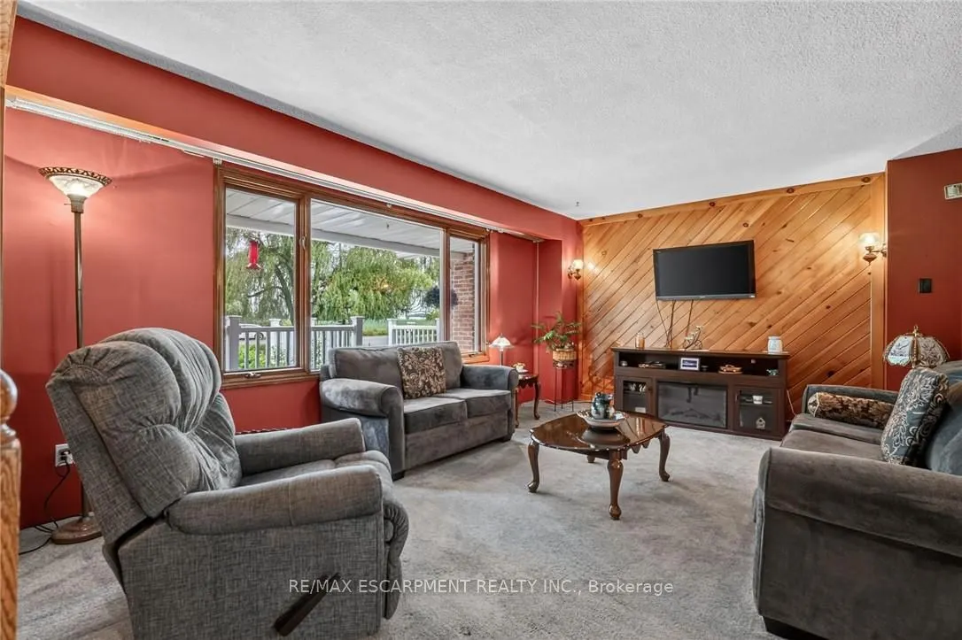 3294 South Grimsby Road 7