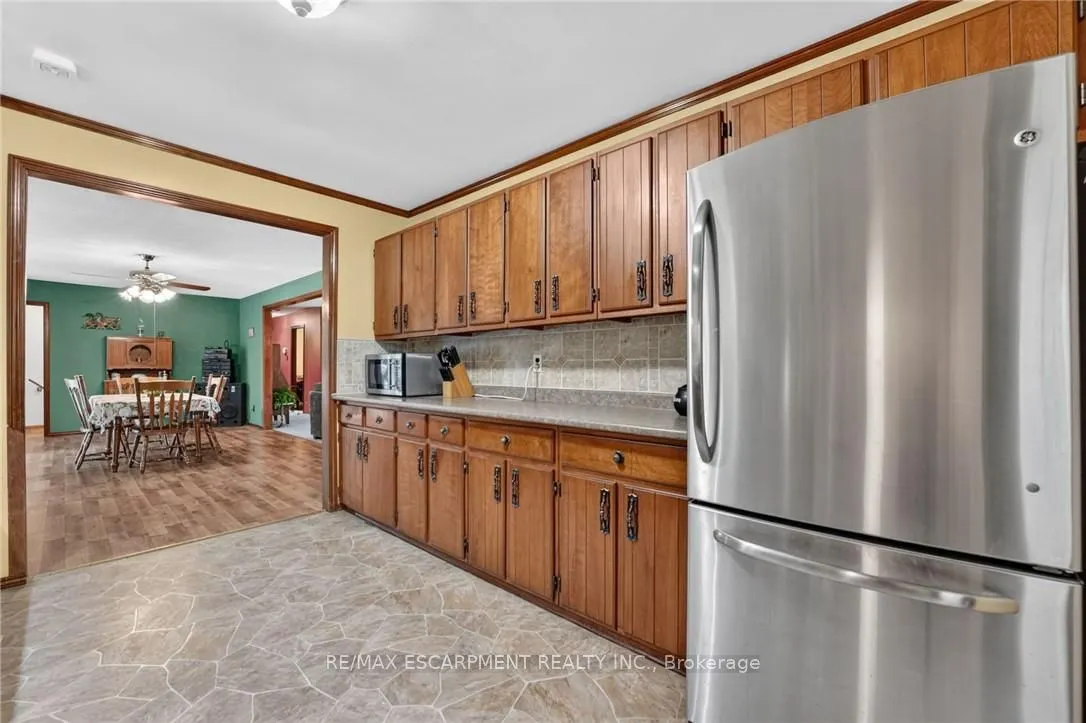 3294 South Grimsby Road 7