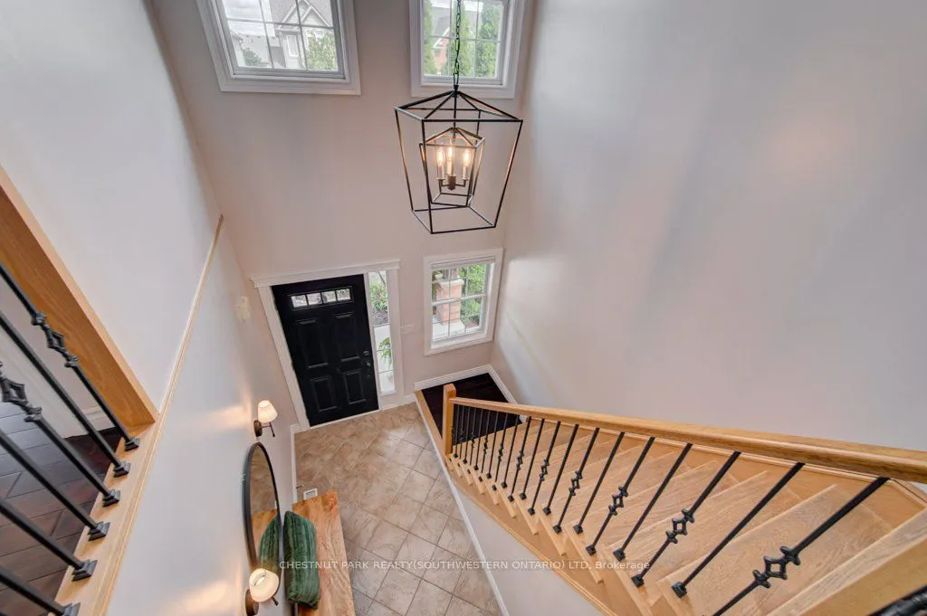 424 Sauve Crescent