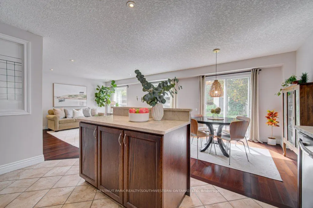 424 Sauve Crescent