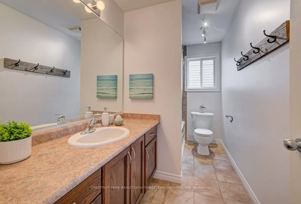 424 Sauve Crescent