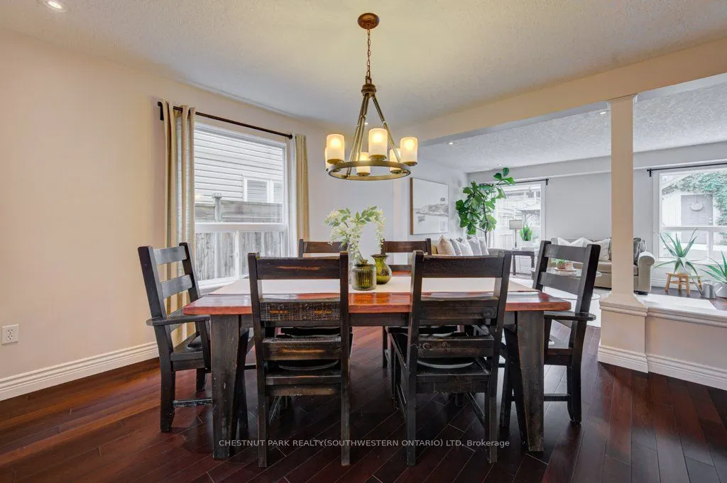 424 Sauve Crescent