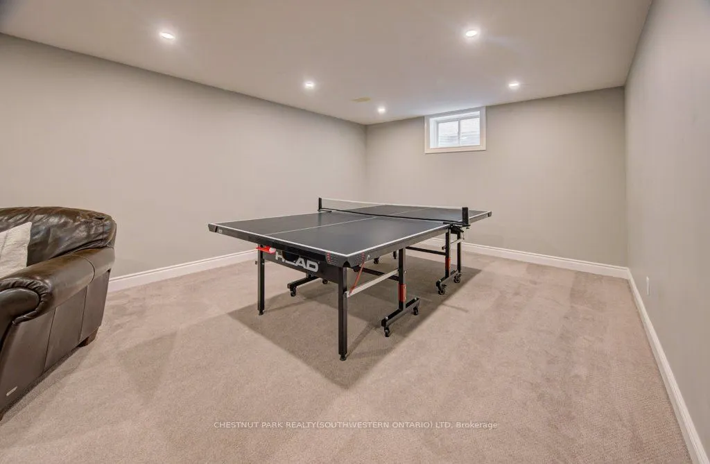 424 Sauve Crescent