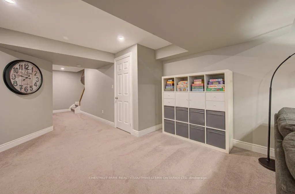 424 Sauve Crescent