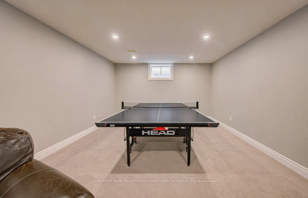 424 Sauve Crescent