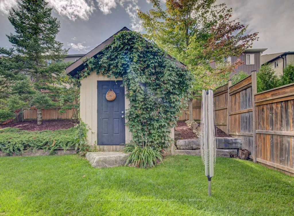 424 Sauve Crescent