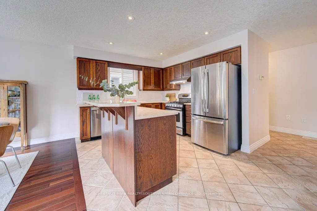 424 Sauve Crescent