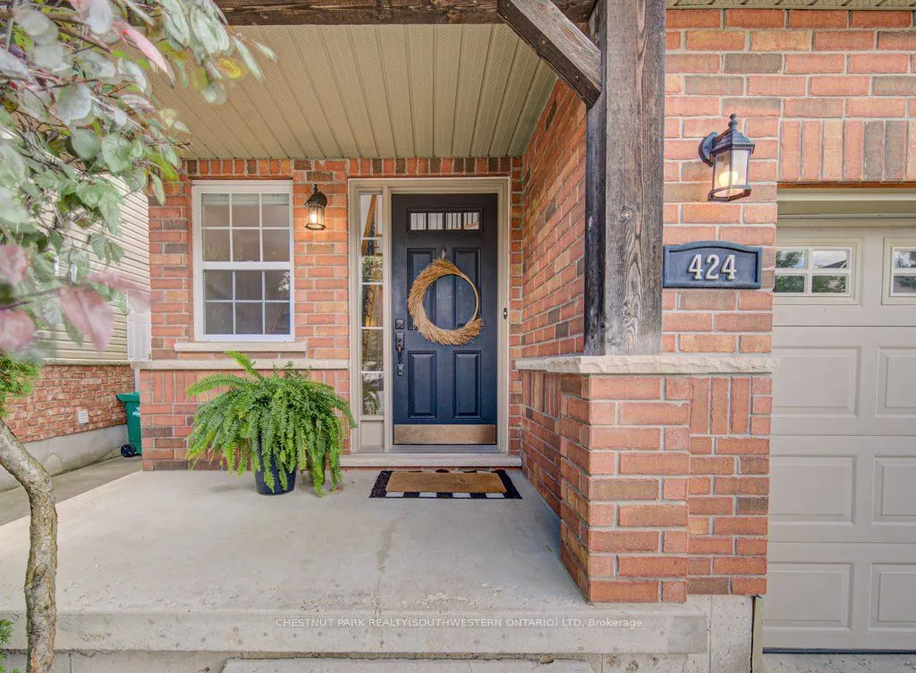 424 Sauve Crescent