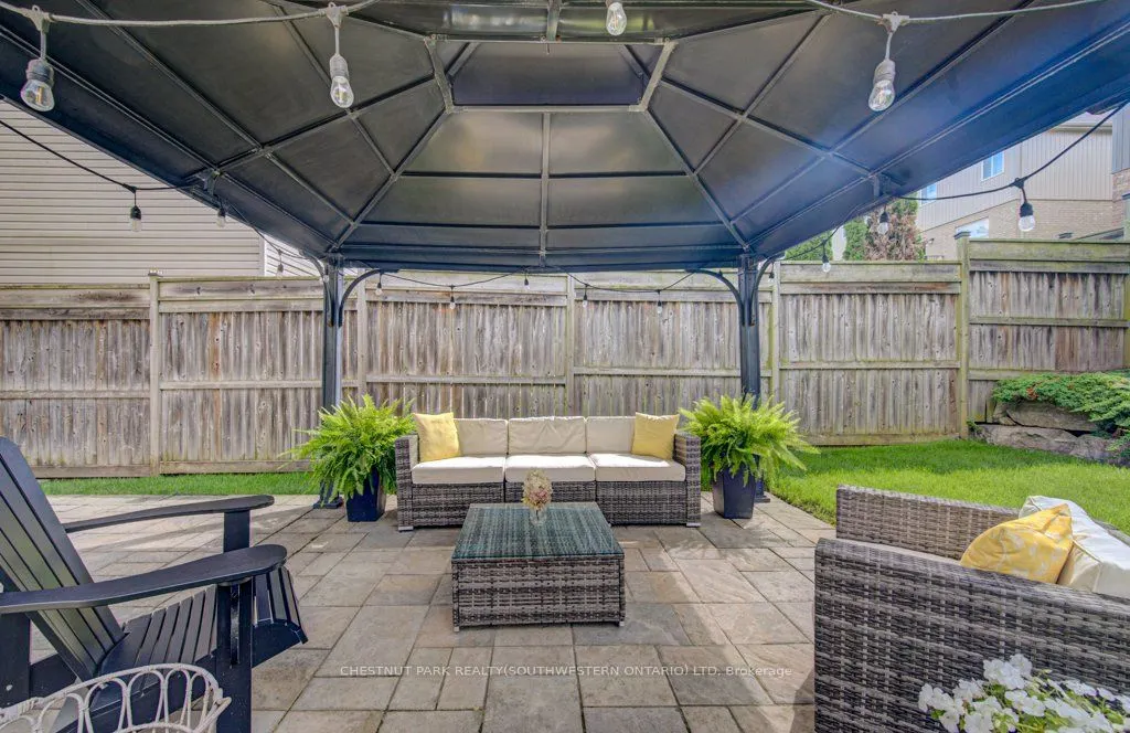 424 Sauve Crescent