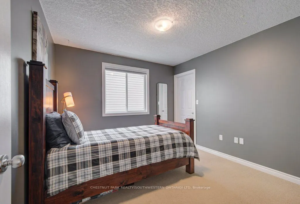424 Sauve Crescent