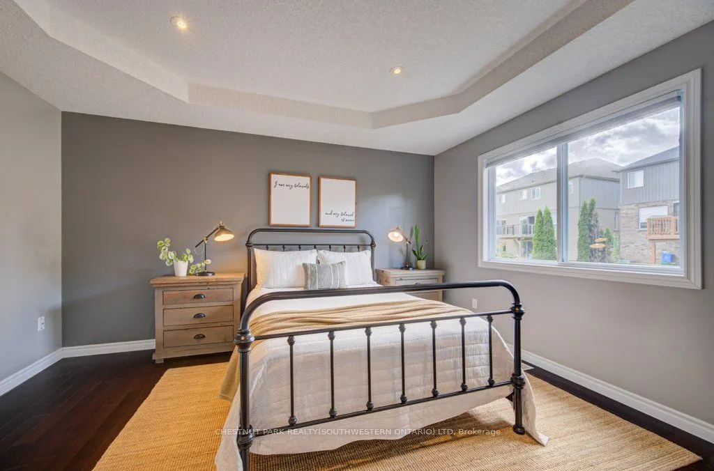 424 Sauve Crescent