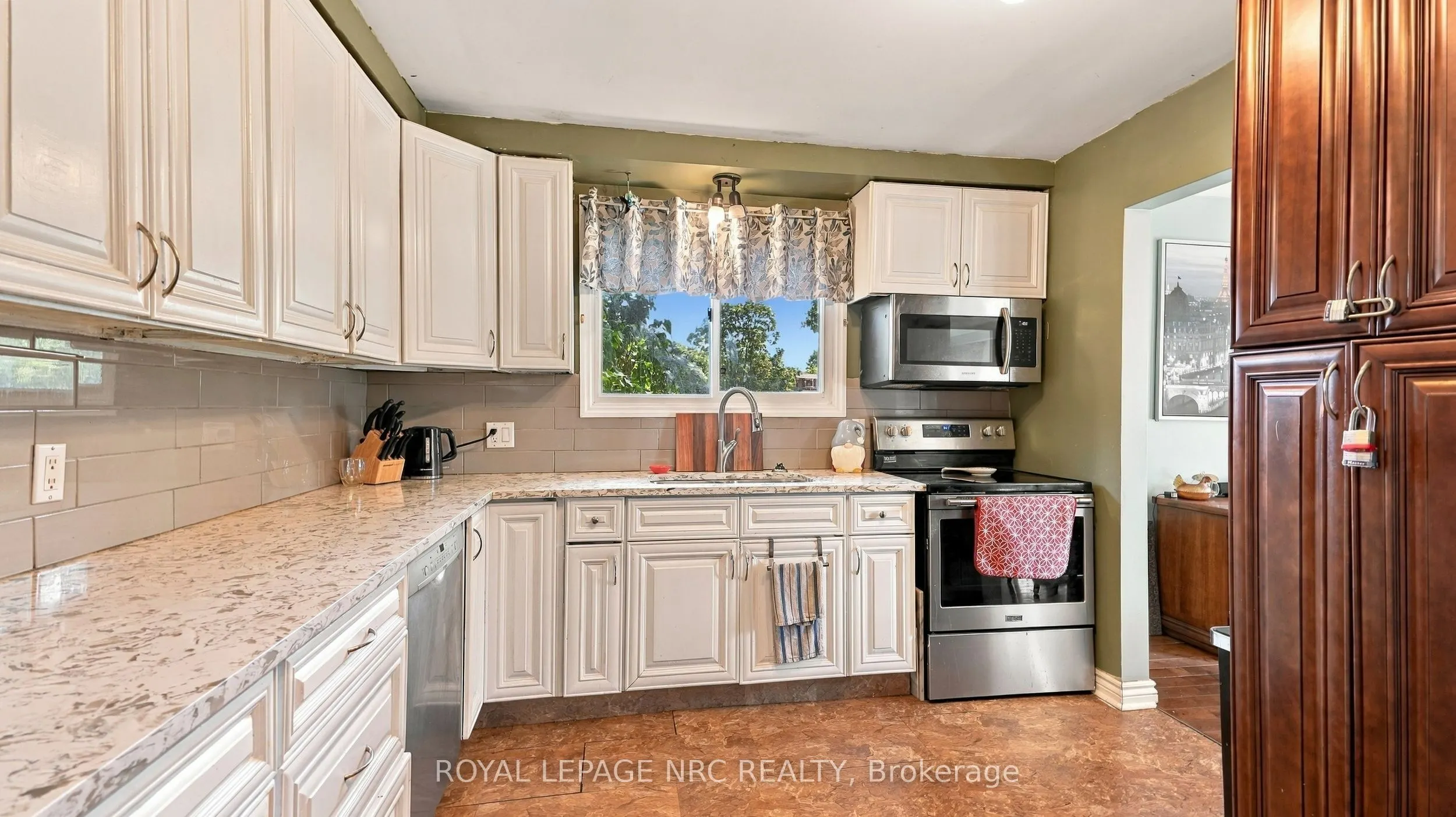 25 Sherwood Forest Trail
