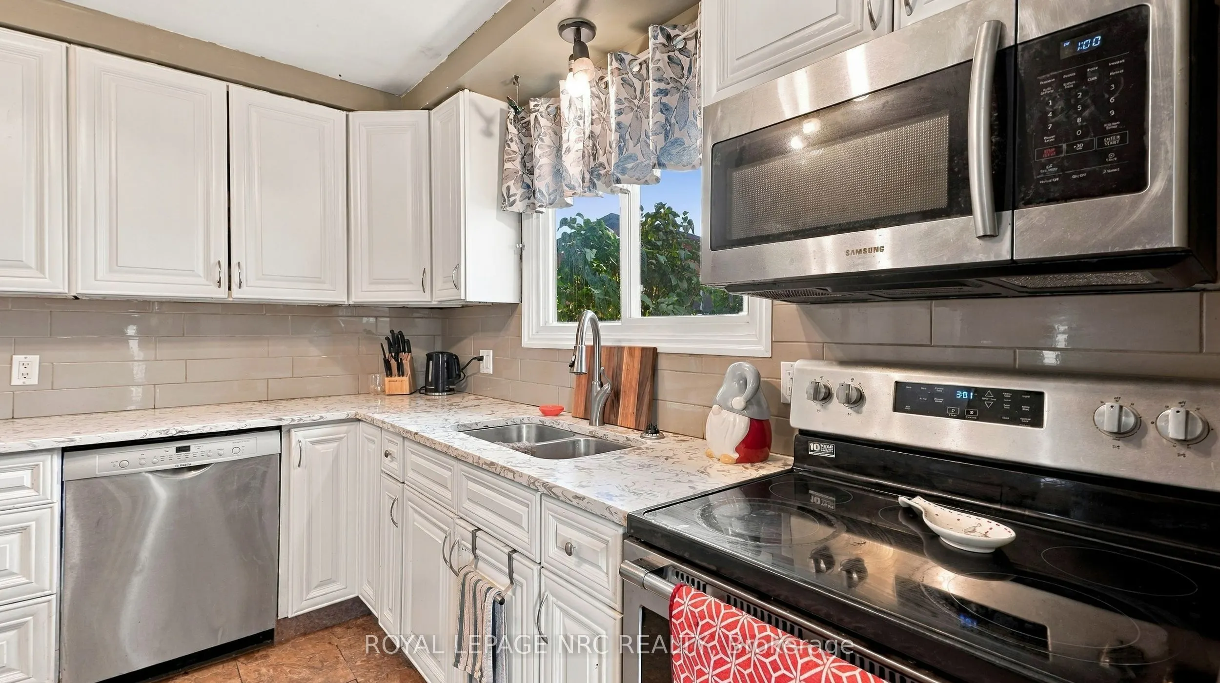 25 Sherwood Forest Trail