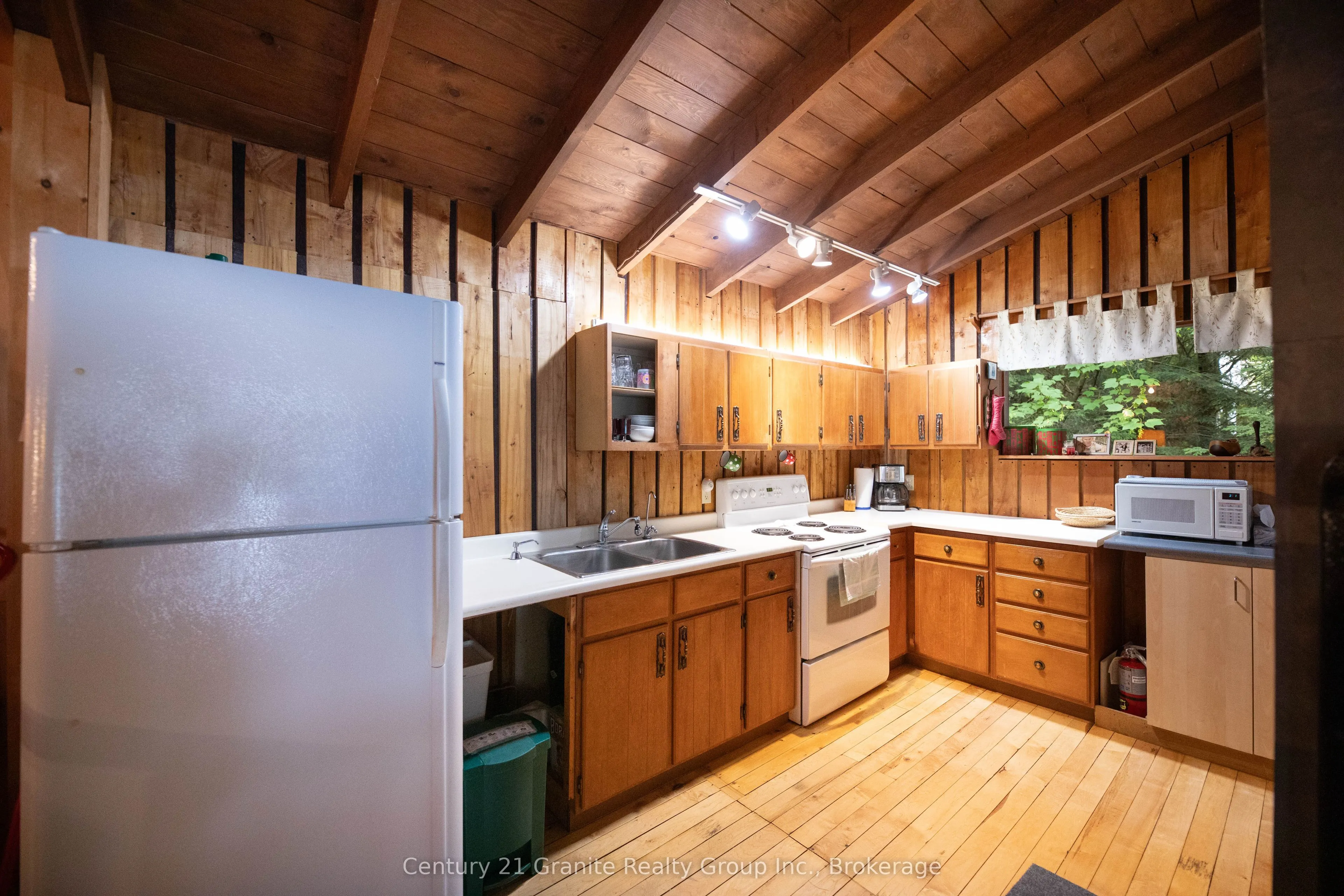 4943 Kennisis Lake Road