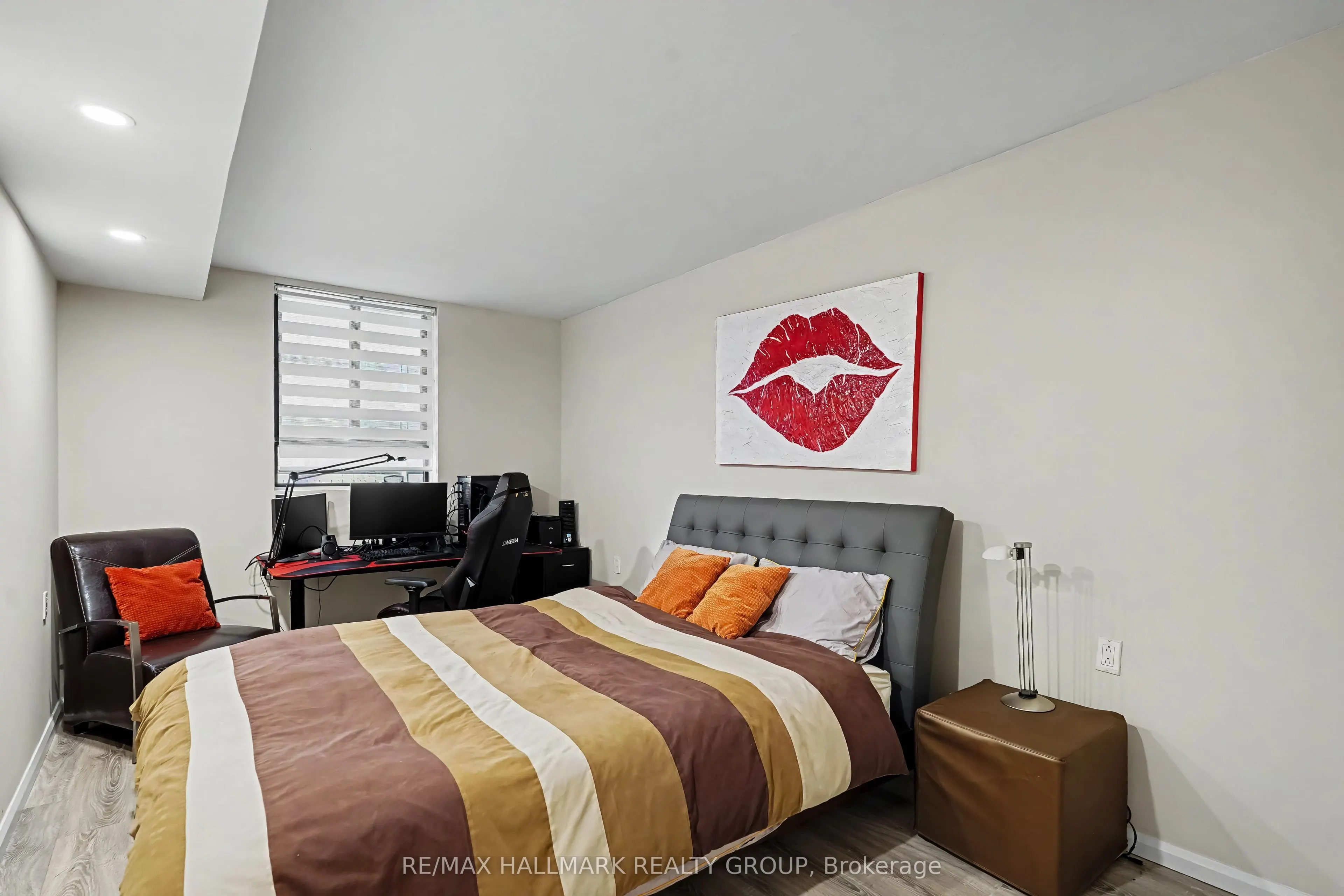 475 Laurier Avenue W #403