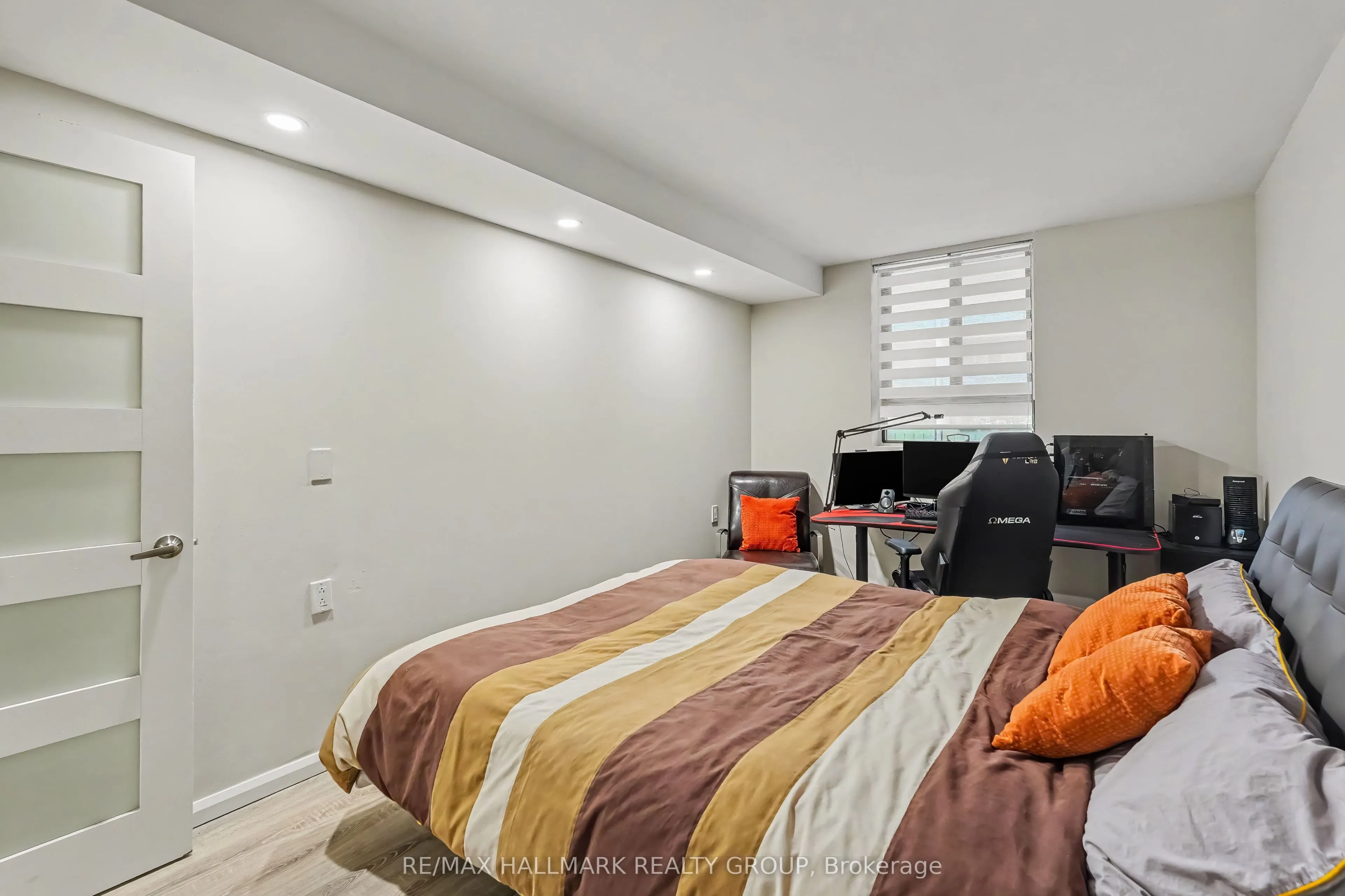 475 Laurier Avenue W #403