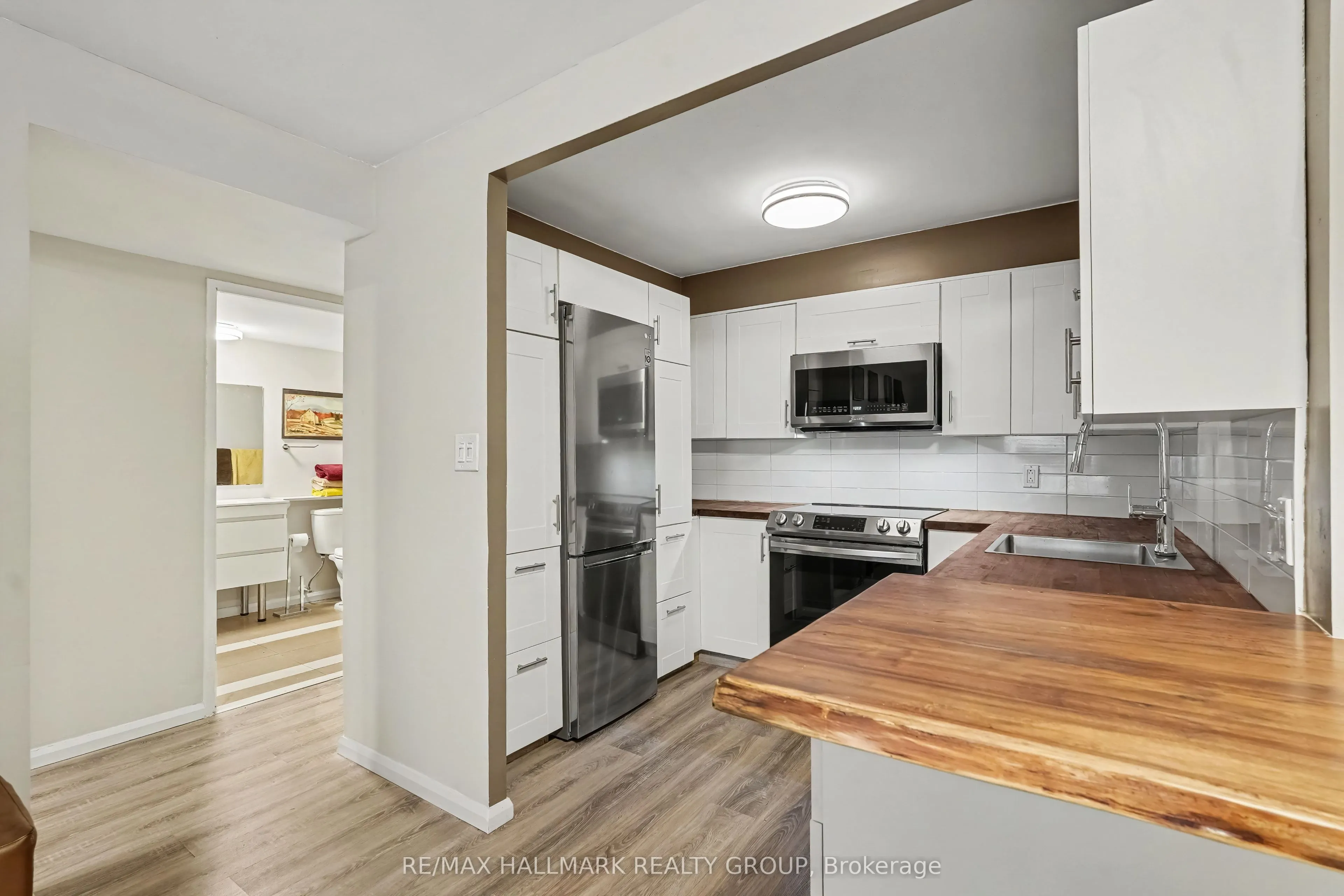 475 Laurier Avenue W #403