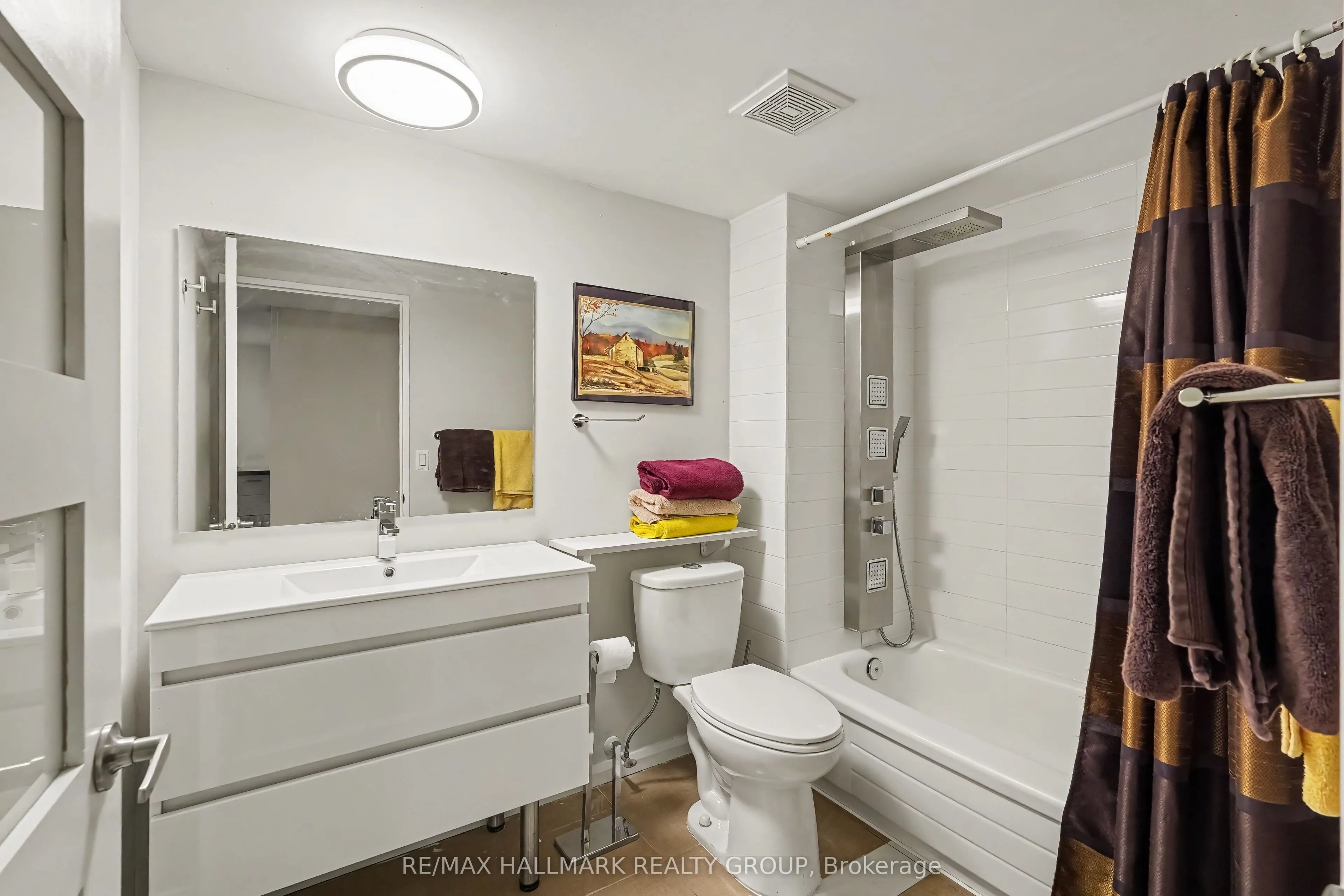 475 Laurier Avenue W #403