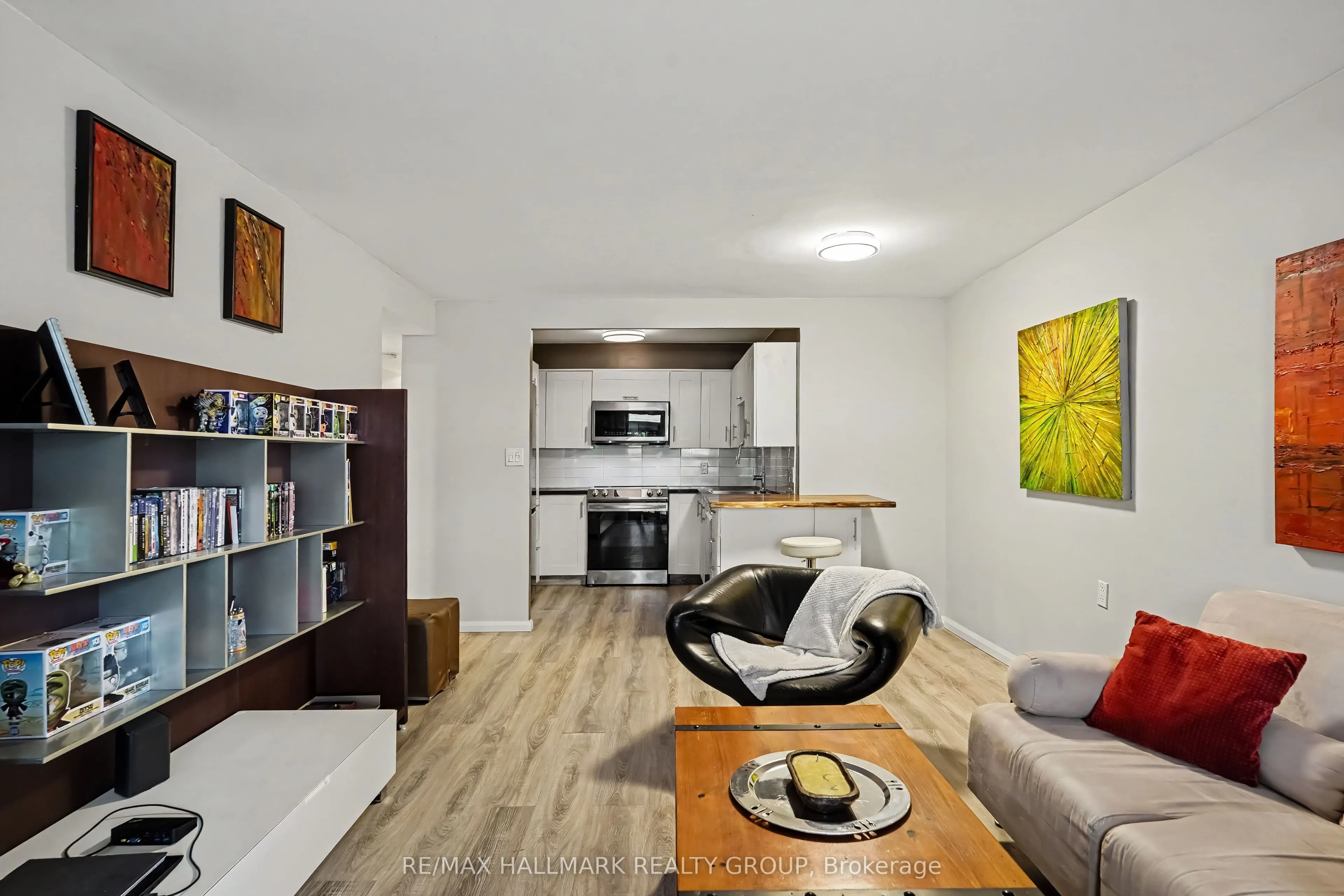 475 Laurier Avenue W #403