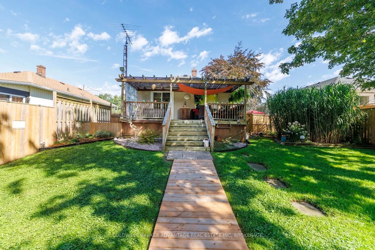 466 Sugarloaf Street