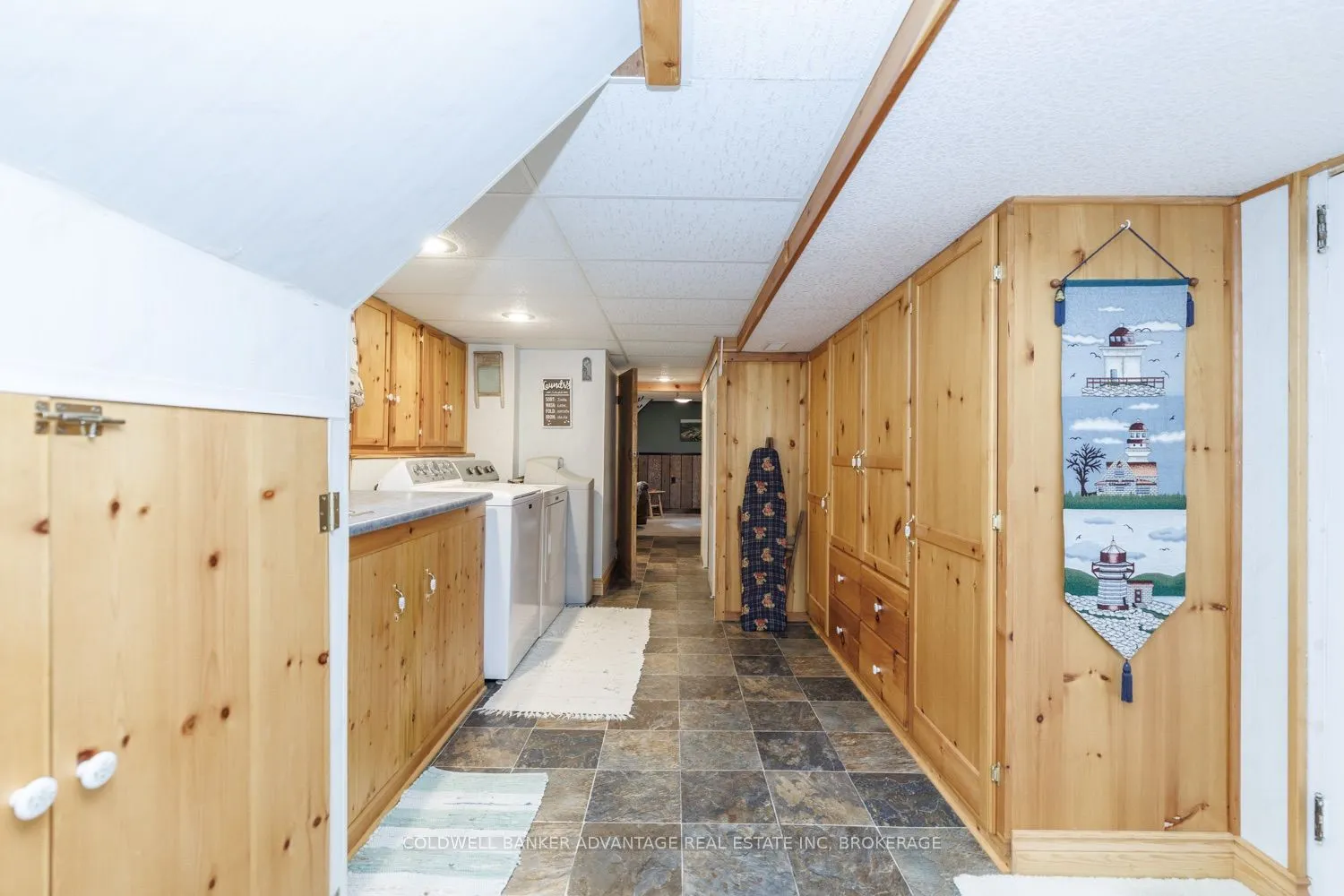 466 Sugarloaf Street