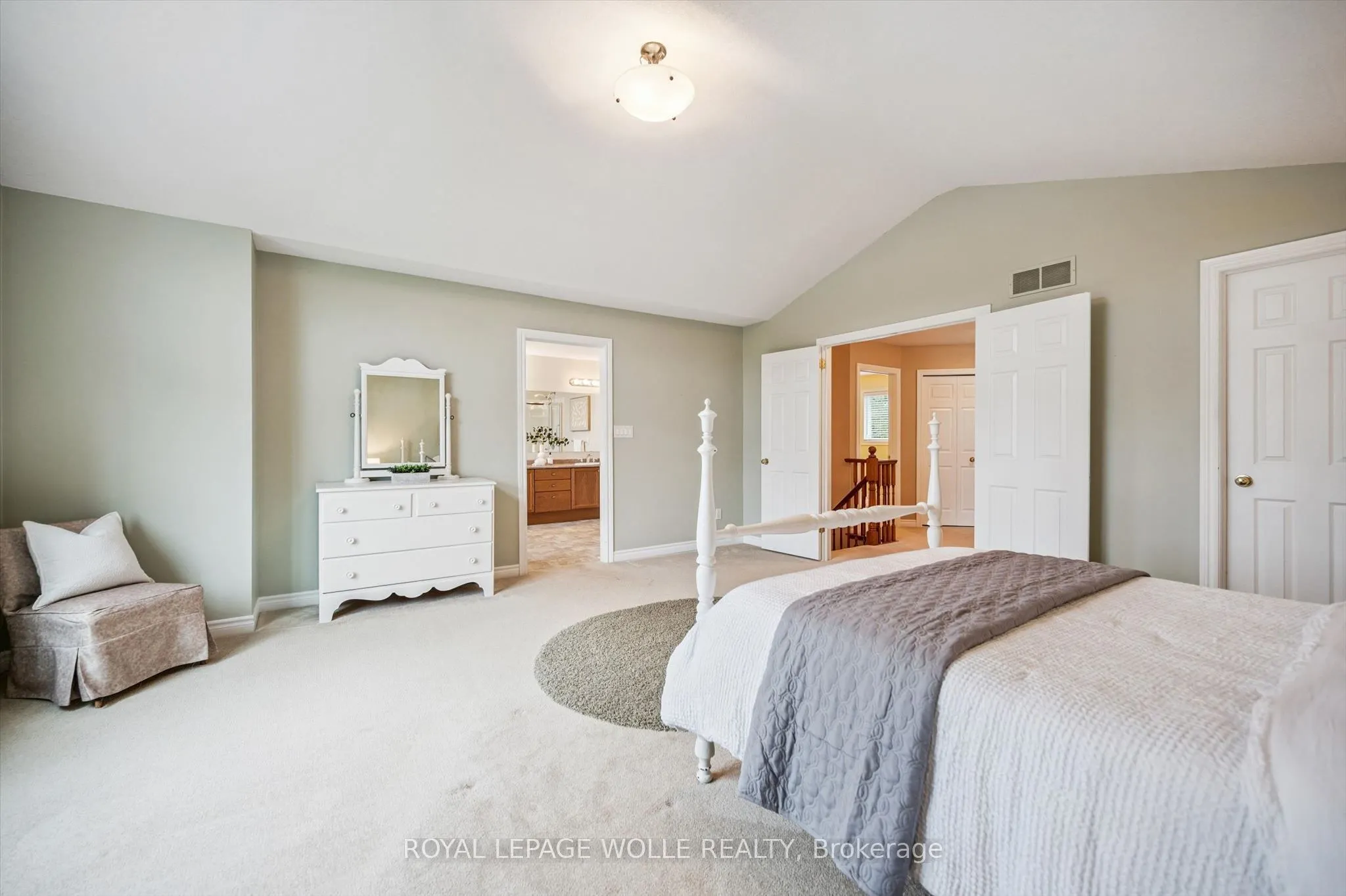 326 Tealby Crescent