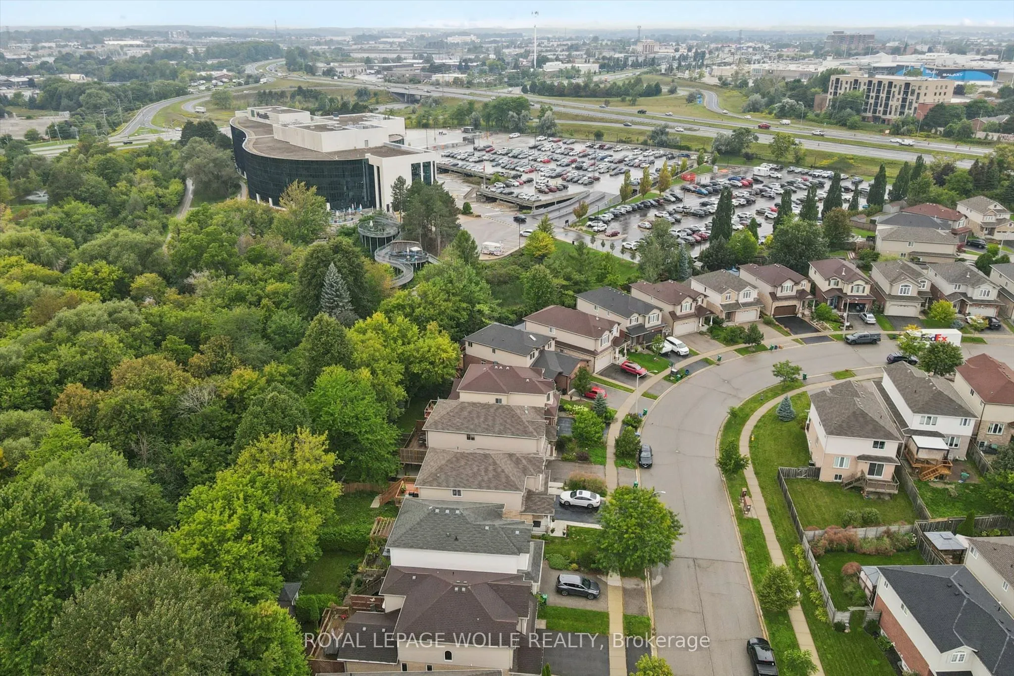 326 Tealby Crescent