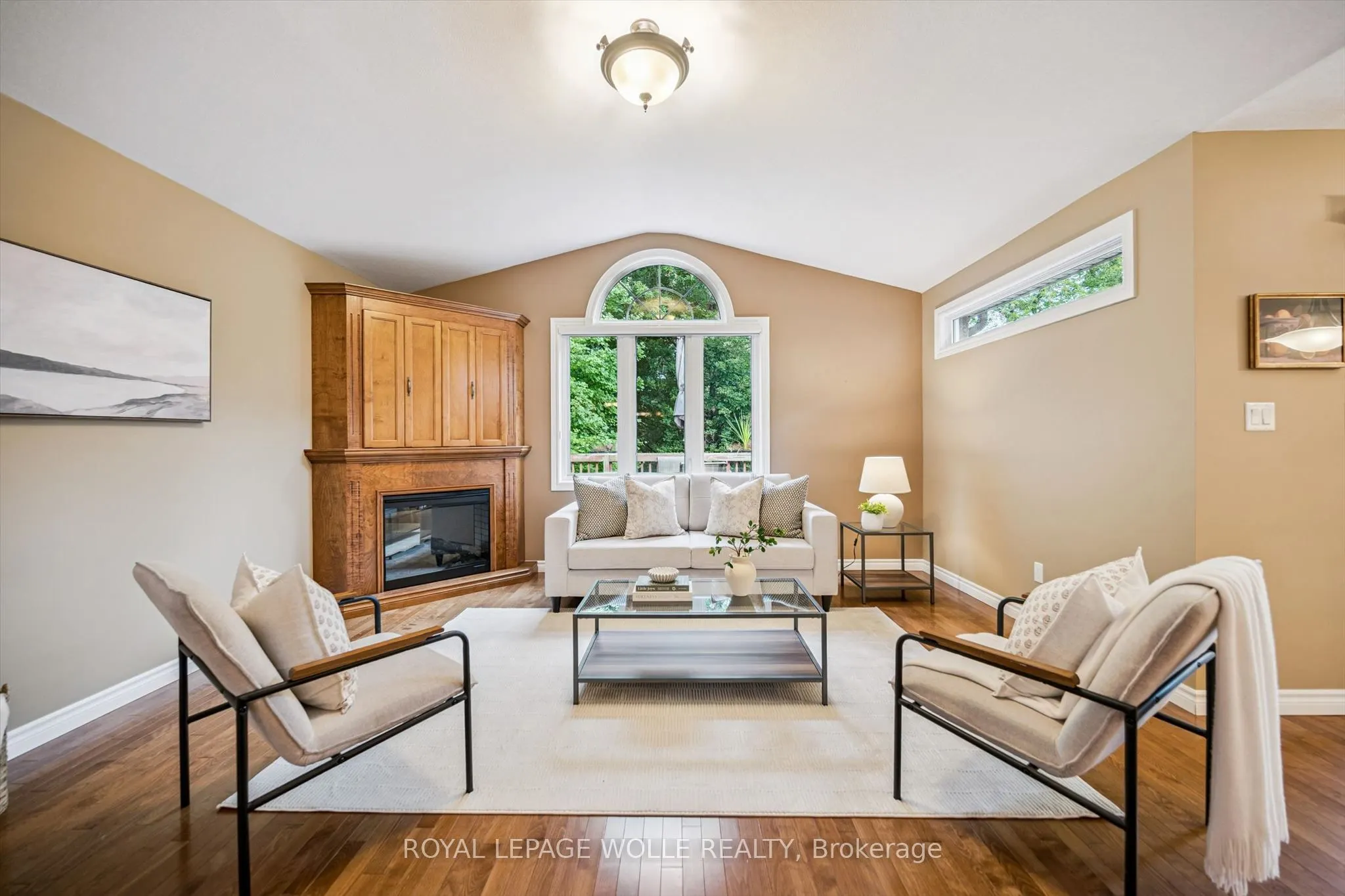 326 Tealby Crescent