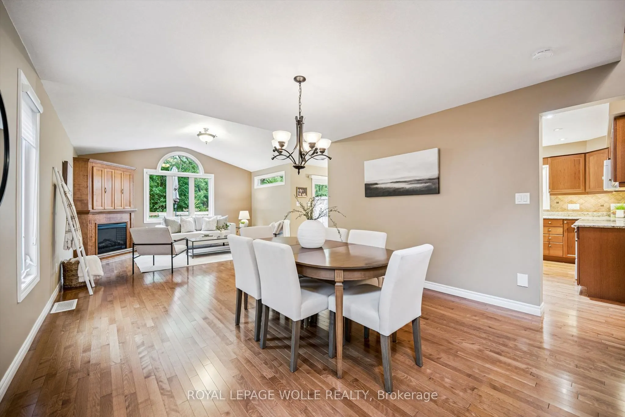 326 Tealby Crescent