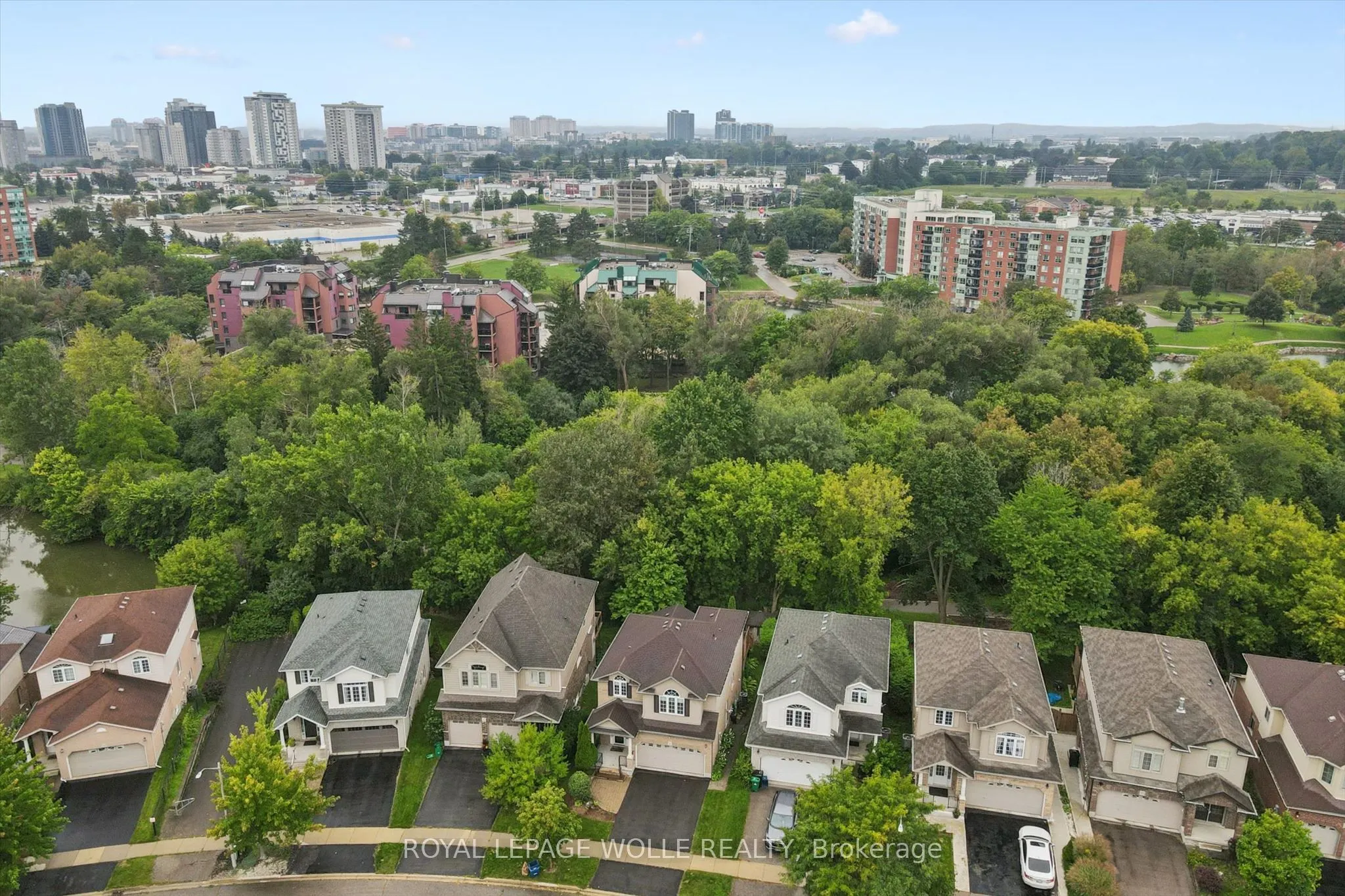 326 Tealby Crescent