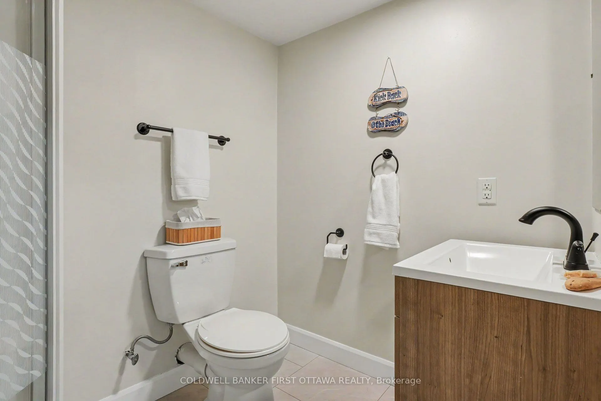 6 Bathurst Road #3