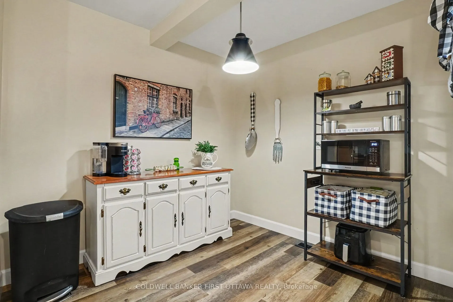 6 Bathurst Road #3