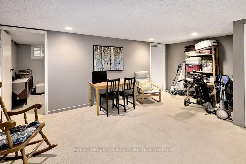 127 Alfred Street W #44