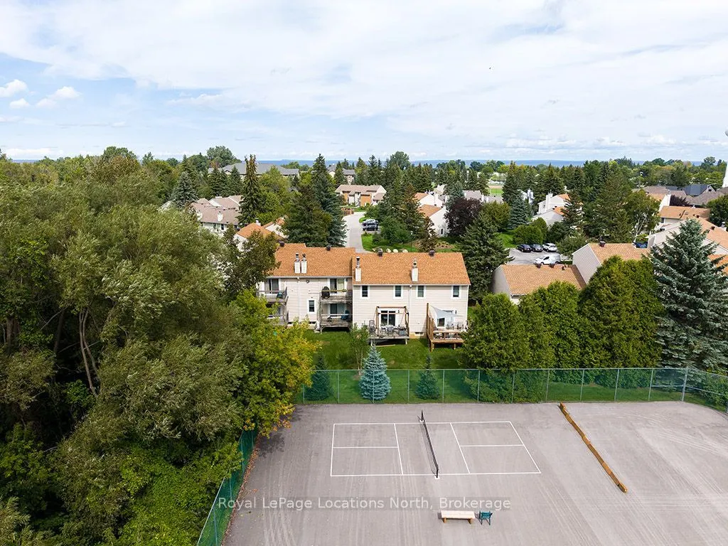 127 Alfred Street W #44