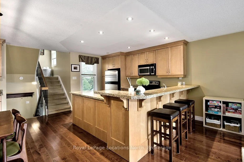 127 Alfred Street W #44