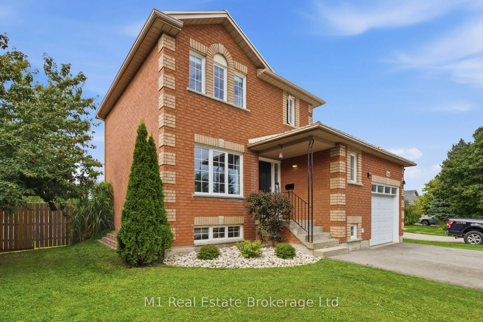 308 Daniel Crescent