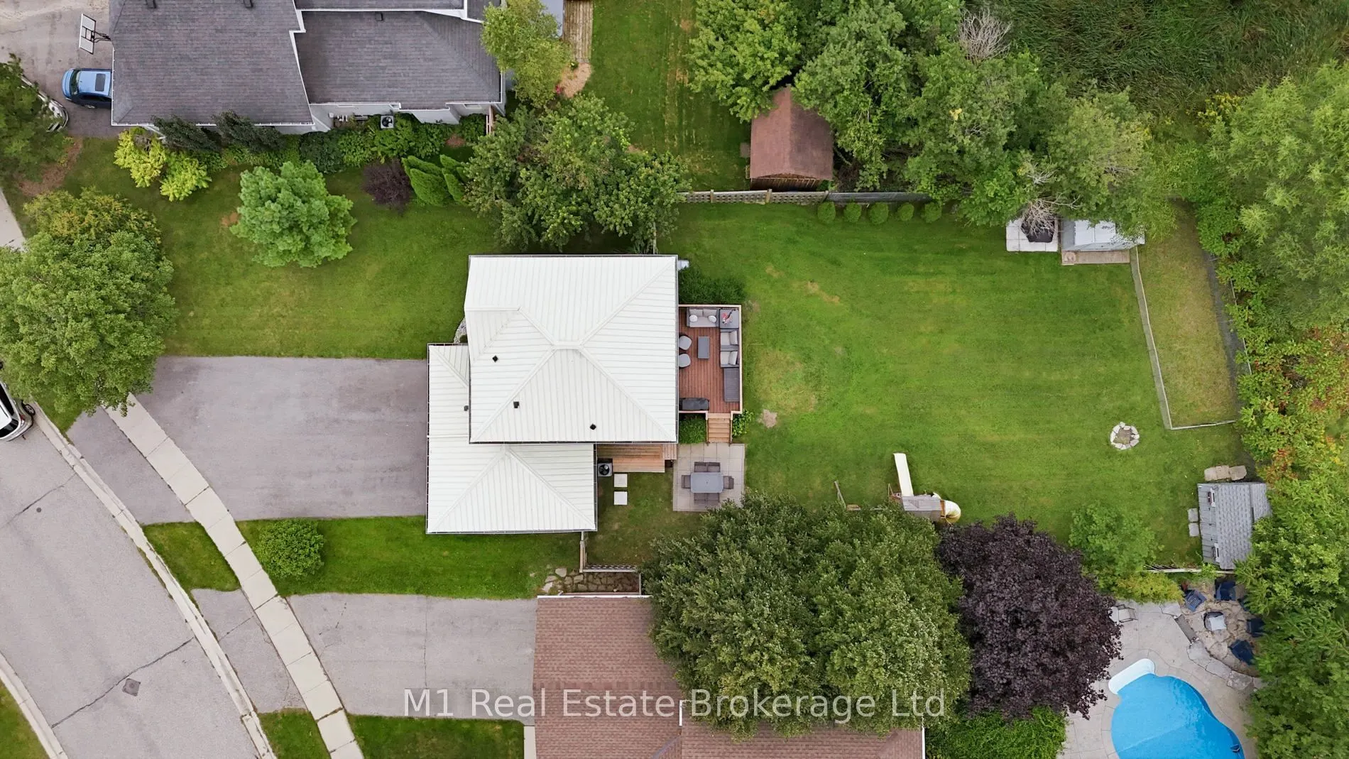 308 Daniel Crescent
