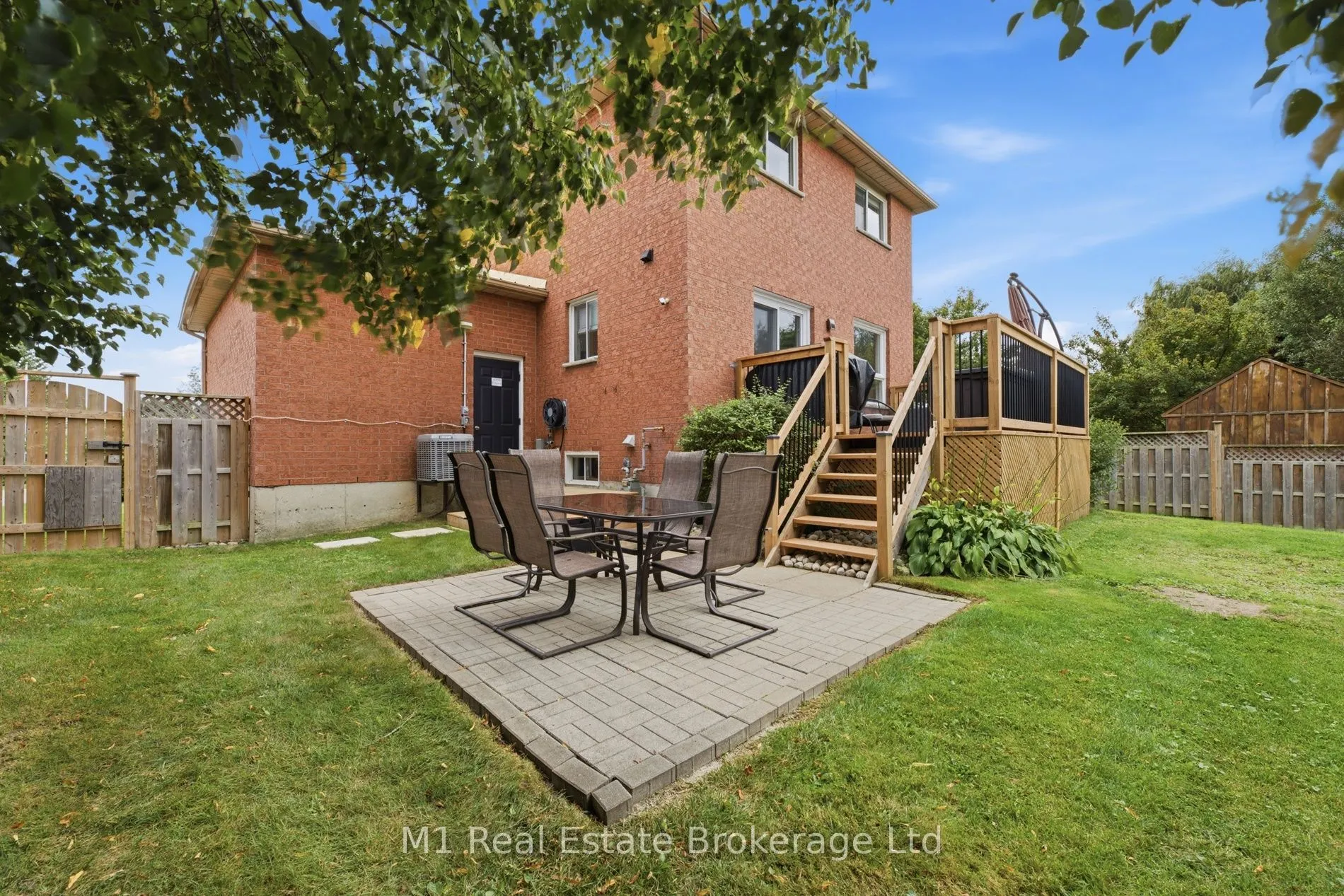 308 Daniel Crescent