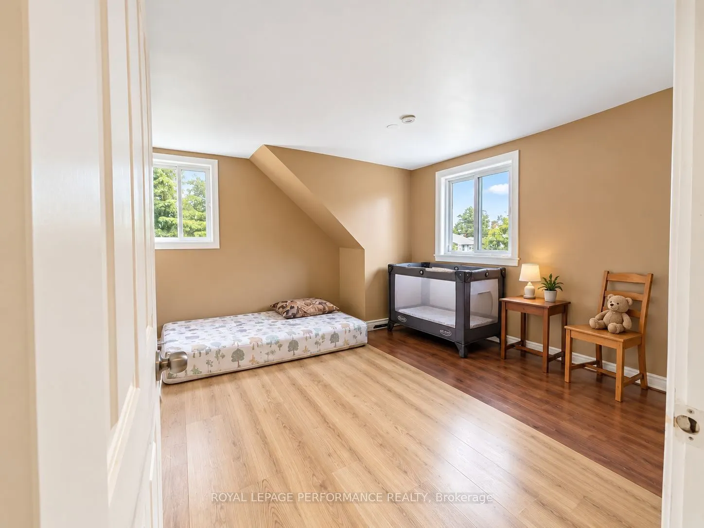 271-267 Twelfth Street W
