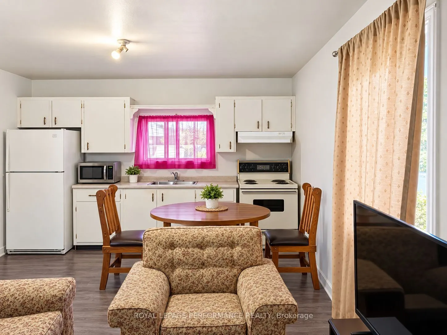 271-267 Twelfth Street W