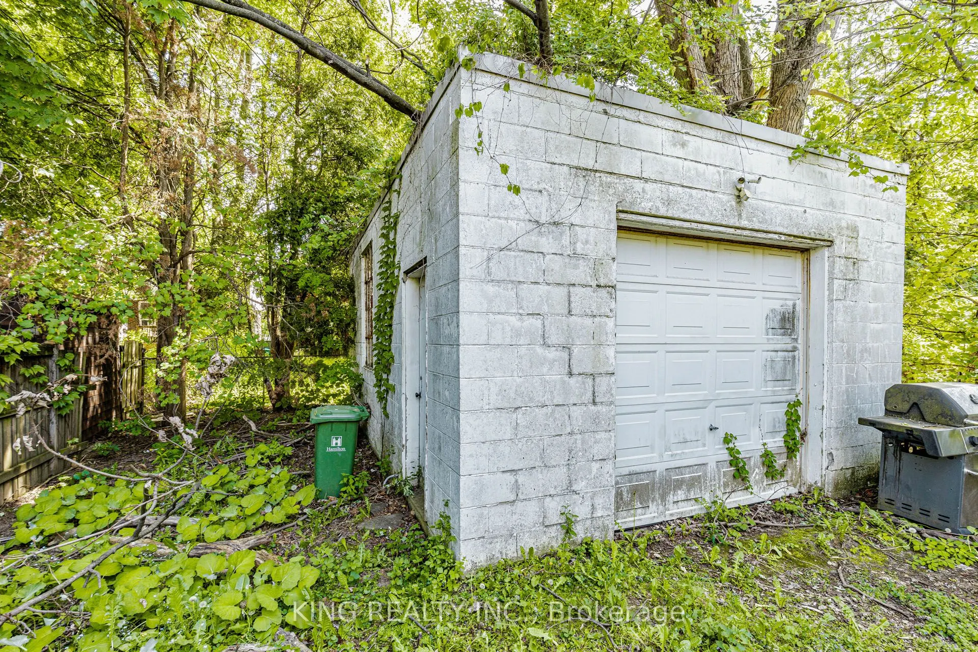 1177 King Street W