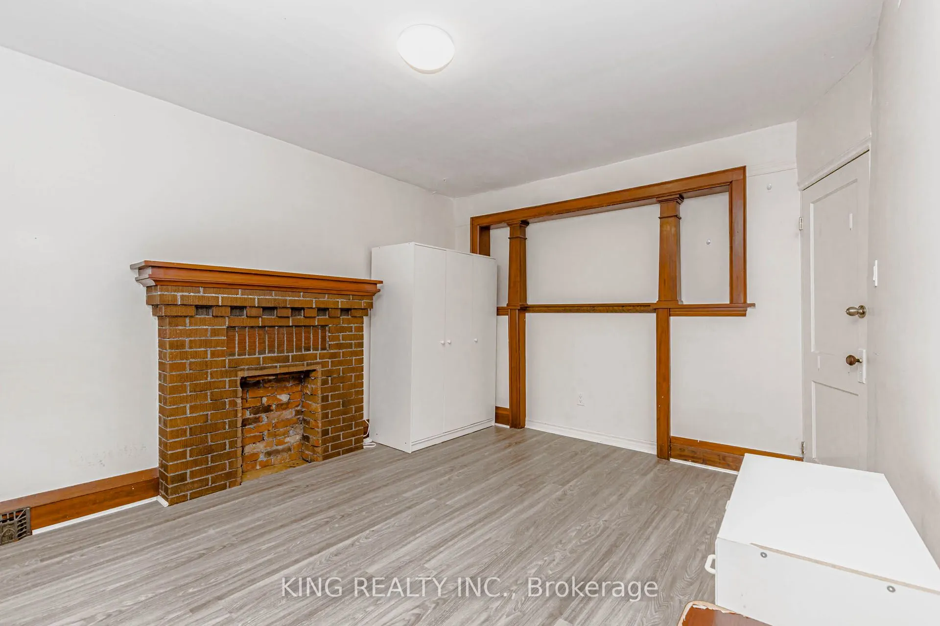 1177 King Street W