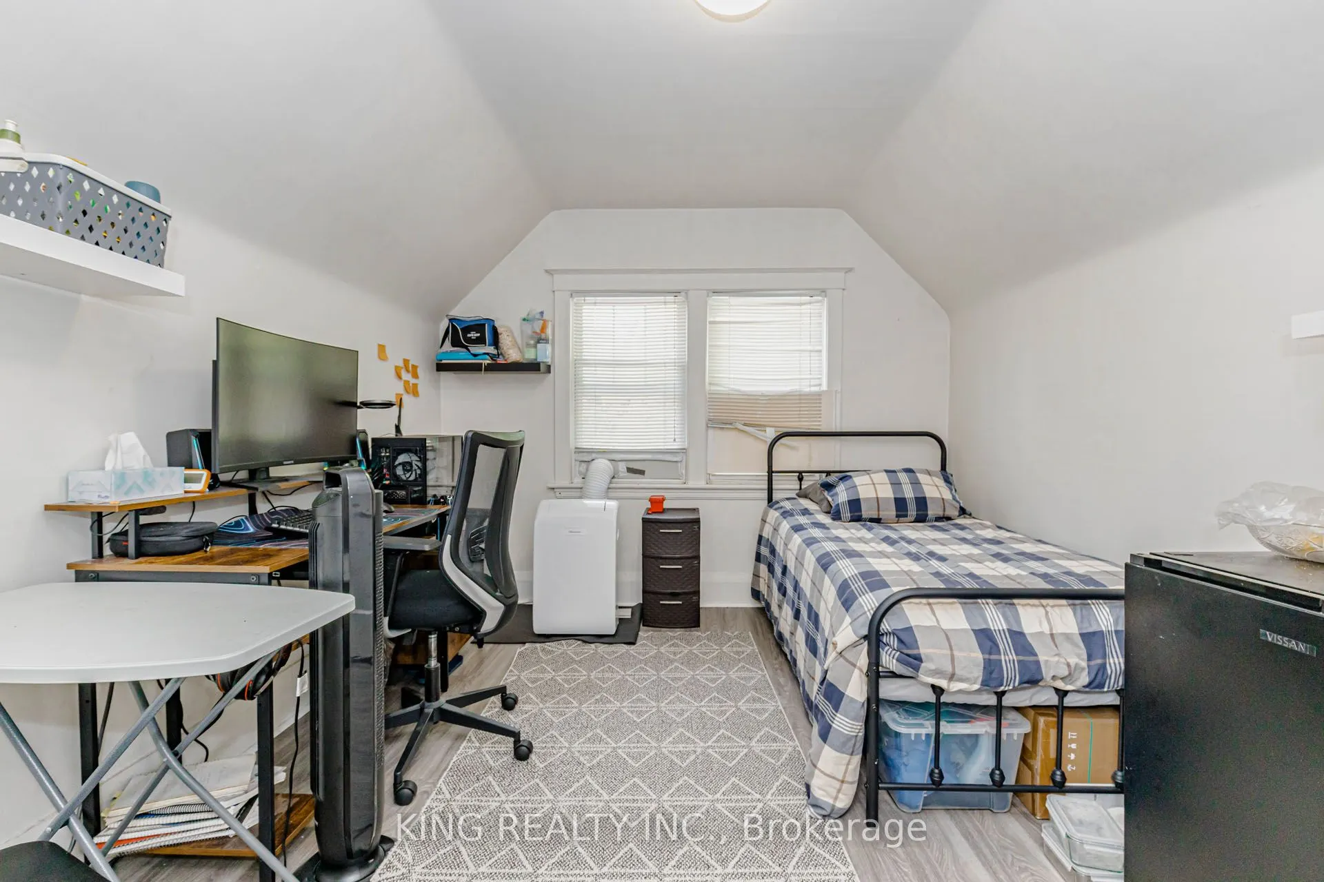 1177 King Street W